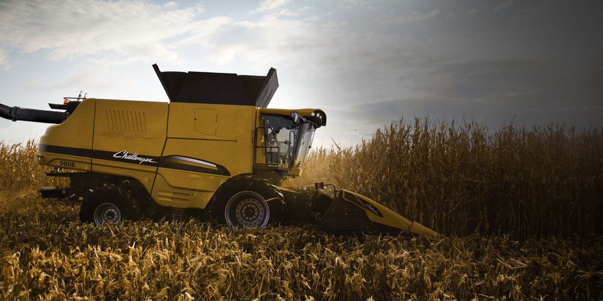 challenger-500e-series-combine-hero-harvest.jpg